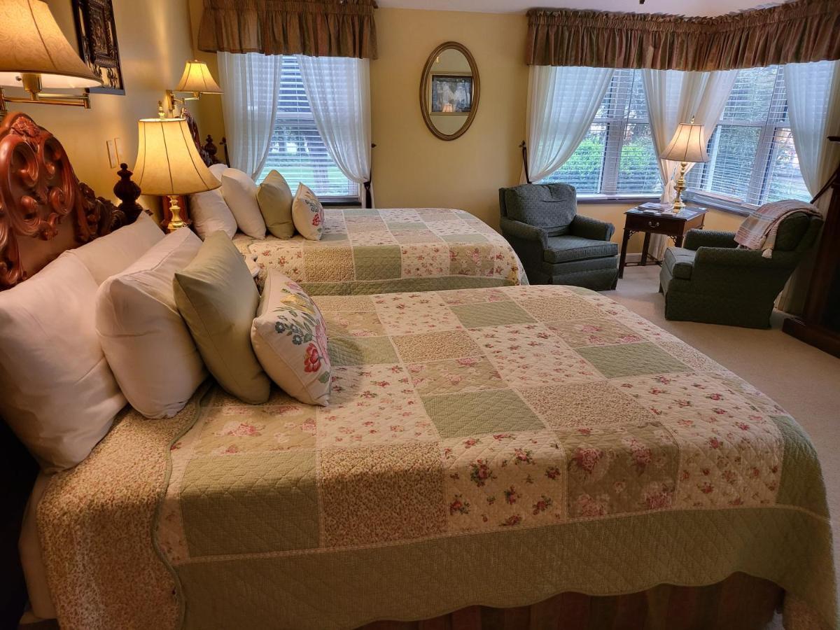 Brookside Mountain Mist Inn Уэйнсвилл Экстерьер фото