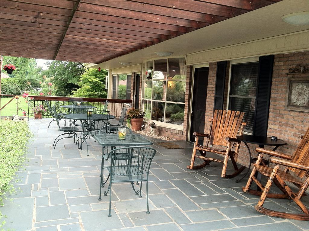 Brookside Mountain Mist Inn Уэйнсвилл Экстерьер фото