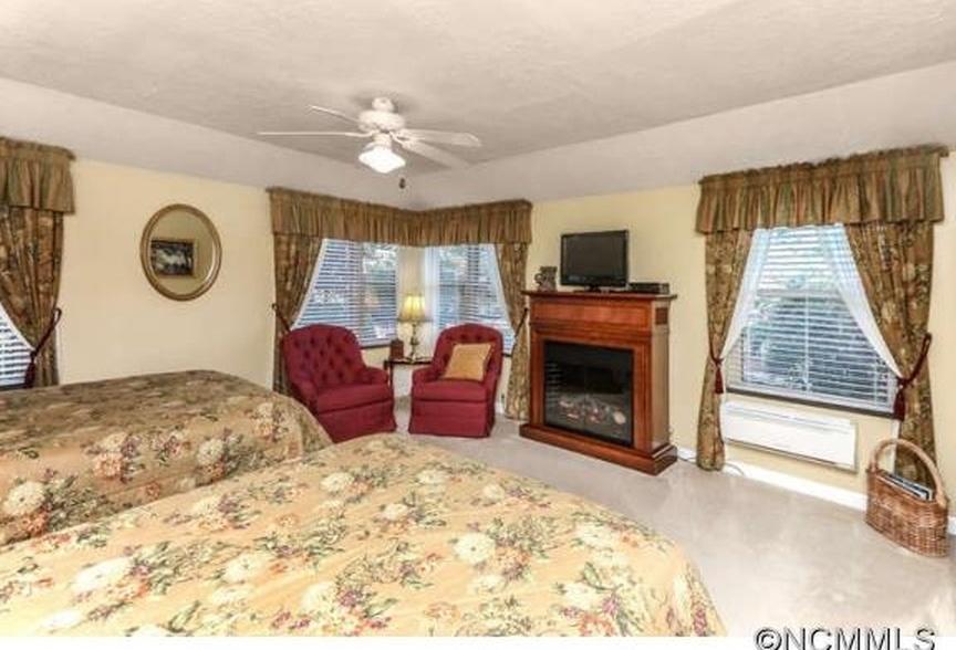 Brookside Mountain Mist Inn Уэйнсвилл Экстерьер фото
