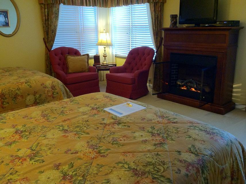 Brookside Mountain Mist Inn Уэйнсвилл Экстерьер фото