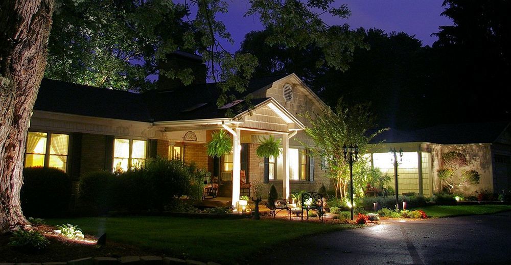Brookside Mountain Mist Inn Уэйнсвилл Экстерьер фото