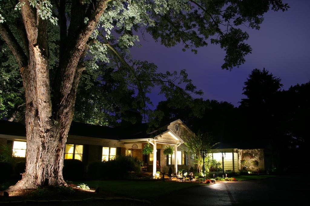 Brookside Mountain Mist Inn Уэйнсвилл Экстерьер фото