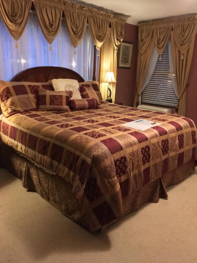 Brookside Mountain Mist Inn Уэйнсвилл Экстерьер фото