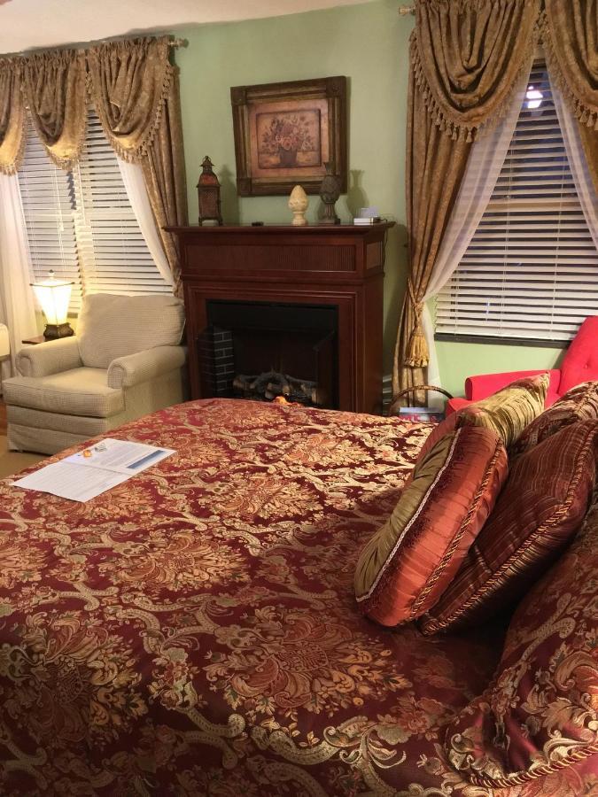 Brookside Mountain Mist Inn Уэйнсвилл Экстерьер фото